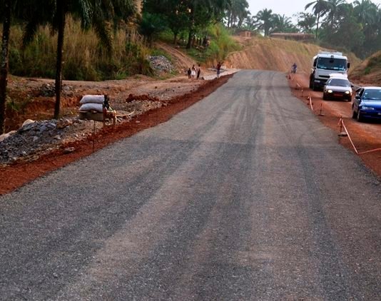 Bun’s, Caputraco et Badiason BTP arrachent un marché de plus de 3,3 milliards pour la réhabilitation de 83 km de pistes rurales Travaux Buns