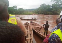 Cameroun : Nganou DJOUMESSI dans le Mbam et Inoubou pour apprécier les travaux d’entretien du bac de Guerima