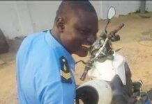 Cameroun : Un routier de la Police, en charge de l’escorte du Président de la CAF percute un camion et meurt sur le champ