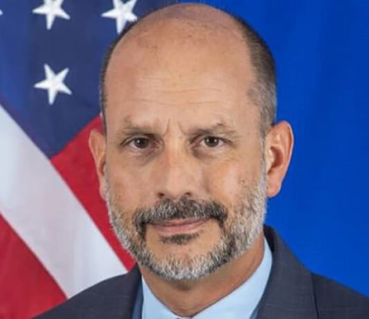 Christopher J LAMORA : Les entreprises américaines veulent établir des relations commerciales le Cameroun