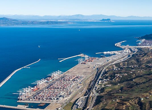 En 2022, Tanger MED a manutentionné 7,59 millions de conteneurs EVP et 478,589 véhicules neufs