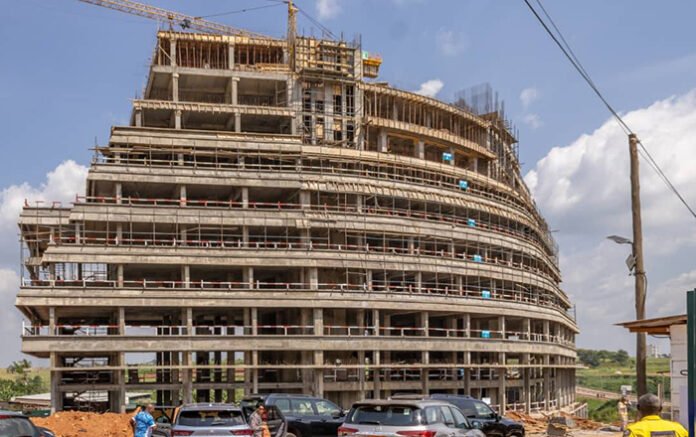 Immeuble-siège de la CCAA en chantier