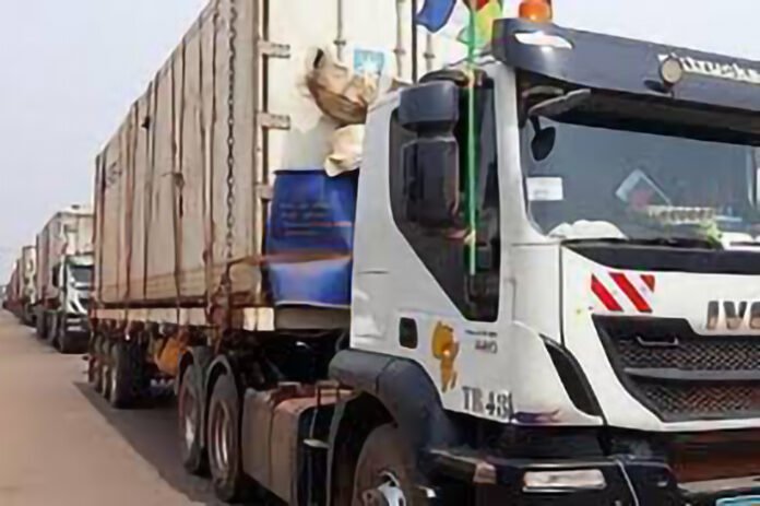 Camions immobilisés sur les corridors