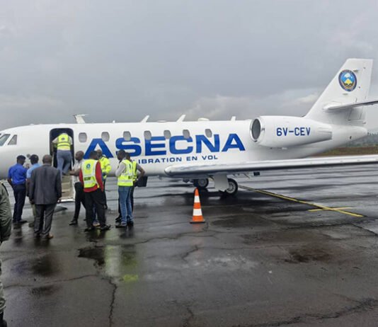 À Bamenda (Cameroun), l’ASECNA fait atterrir son avion pour valider les procédures de vols avant l’arrivée du Pape Léon XIV