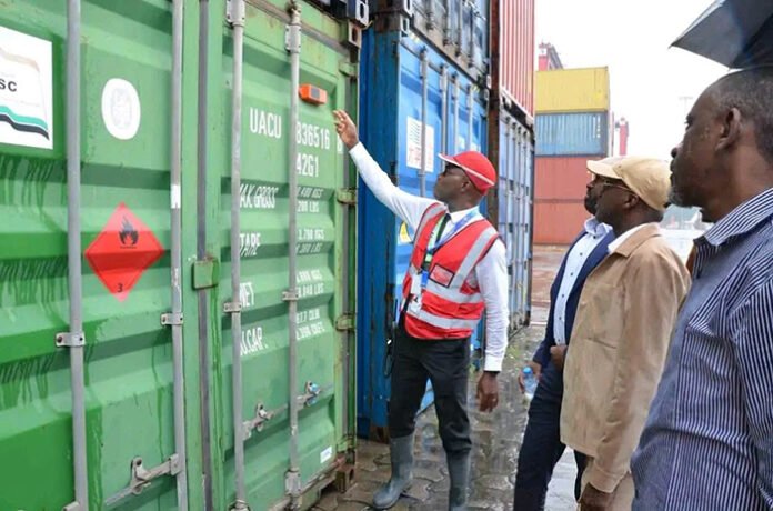 Conteneurs tchadiens abandonnés au Port de Douala-Bonabéri